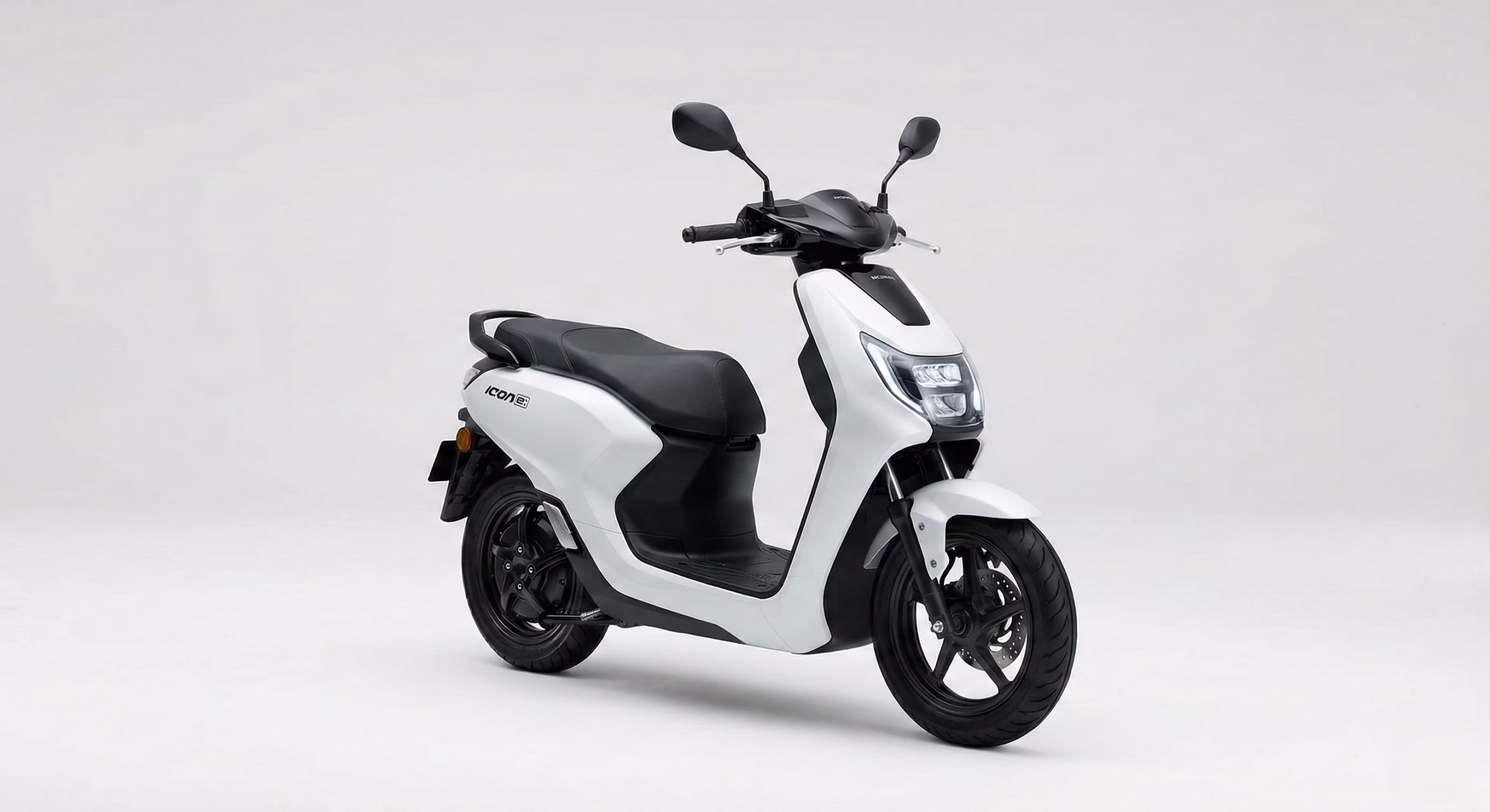 Honda ICON e electric scooty price in Pakistan 2026 — PKR 419,900