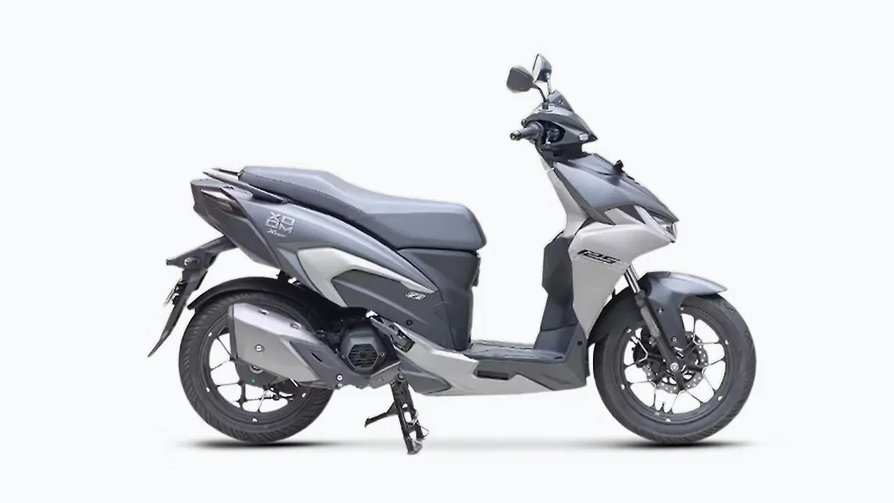 Hero Xoom 125R Sport Scooter with 14-Inch Alloy Wheels Studio Profile
