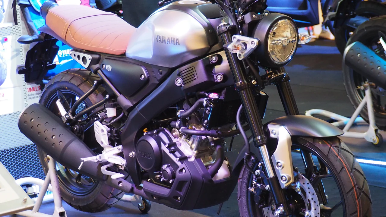 Yamaha XSR 155 Matte Silver Neo-Retro Scrambler Motorcycle Studio Profile