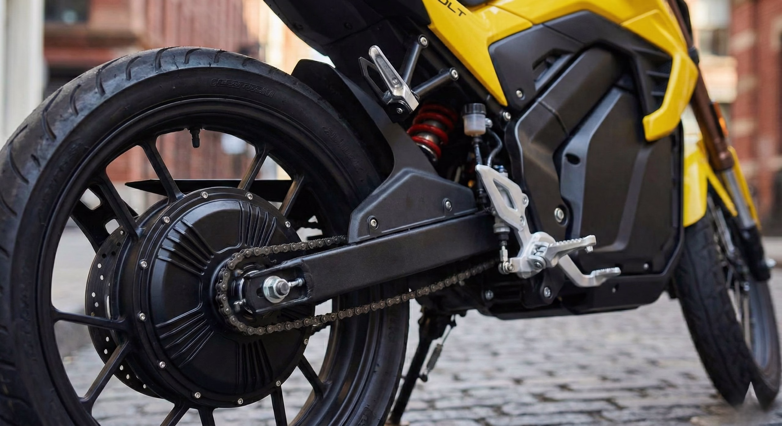 Close-up of Vlektra Bolt electric motor performance and Lithium-ion battery technology Pakistan 2025