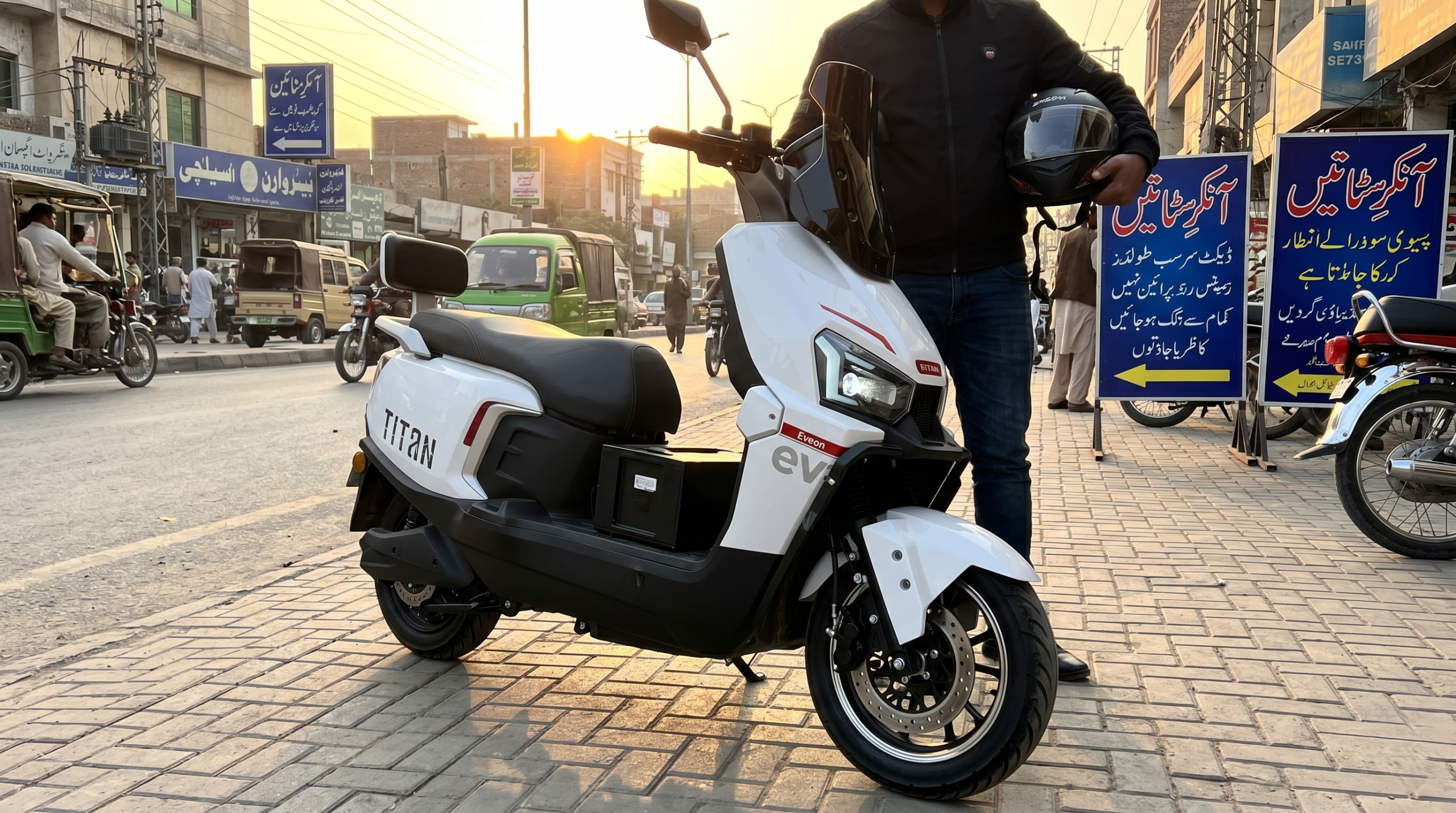 Eveon Titan electric scooter with swappable removable battery Pakistan 2026 — PKR 245,000 review