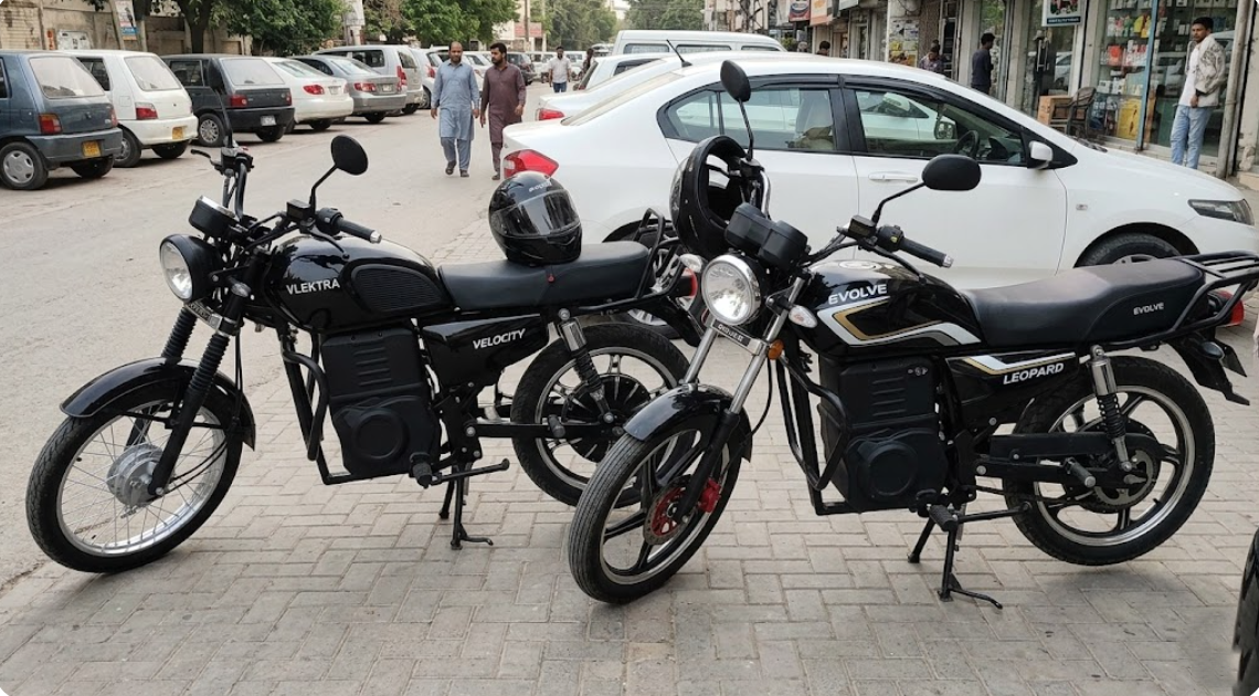 Evolve Leopard vs Vlektra Velocity 180 — Pakistan performance electric bike comparison 2026